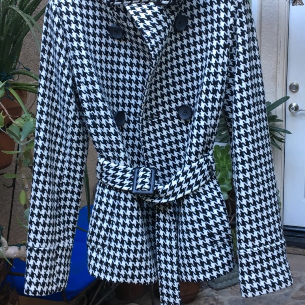 🌺🎉🌺 Stunning Black & White Wool Coat